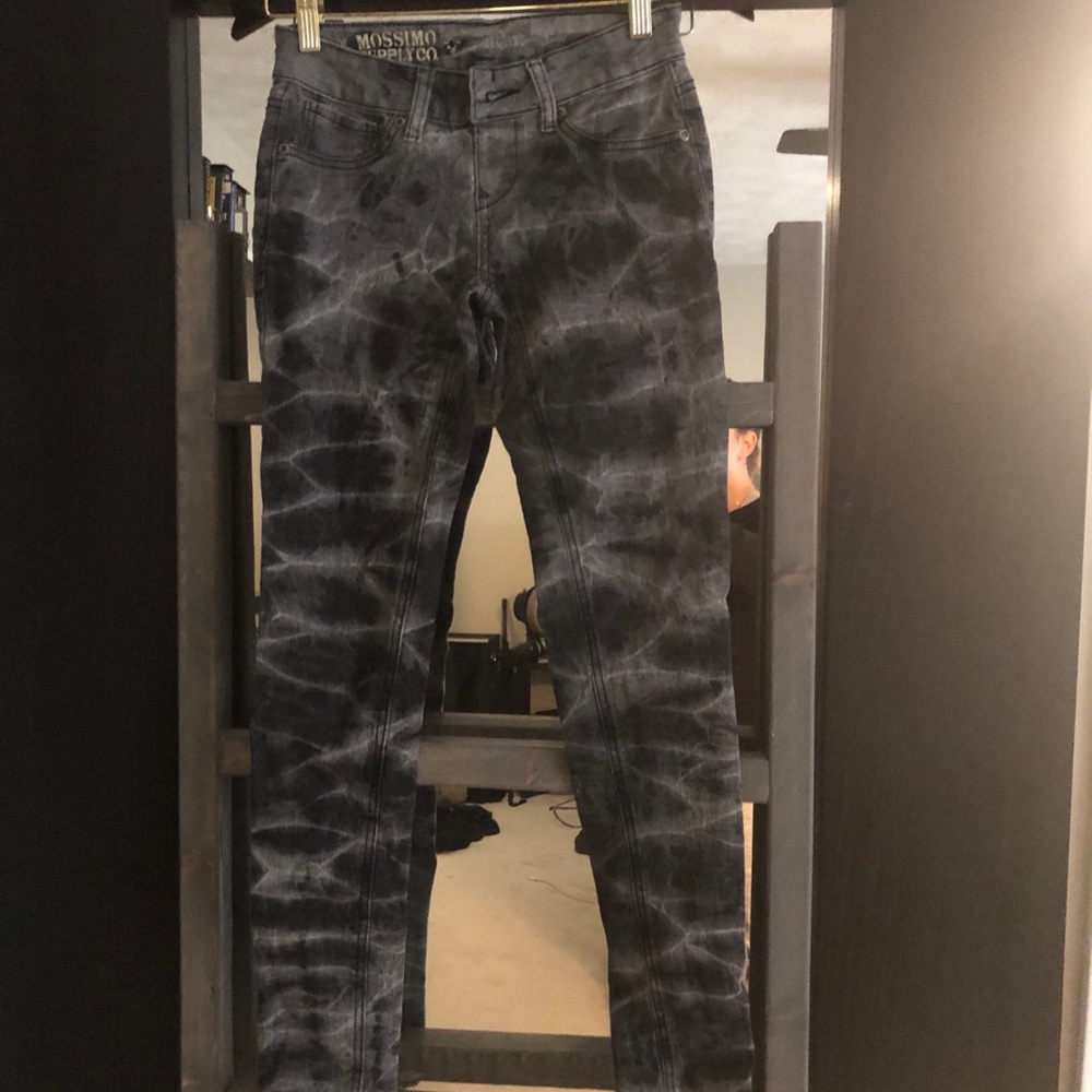 Acid wash jeggings
